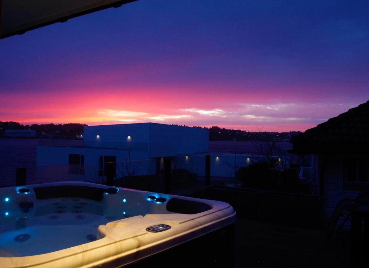Seaside Villa With Outdoor Jacuzzi Haugesund Bagian luar foto
