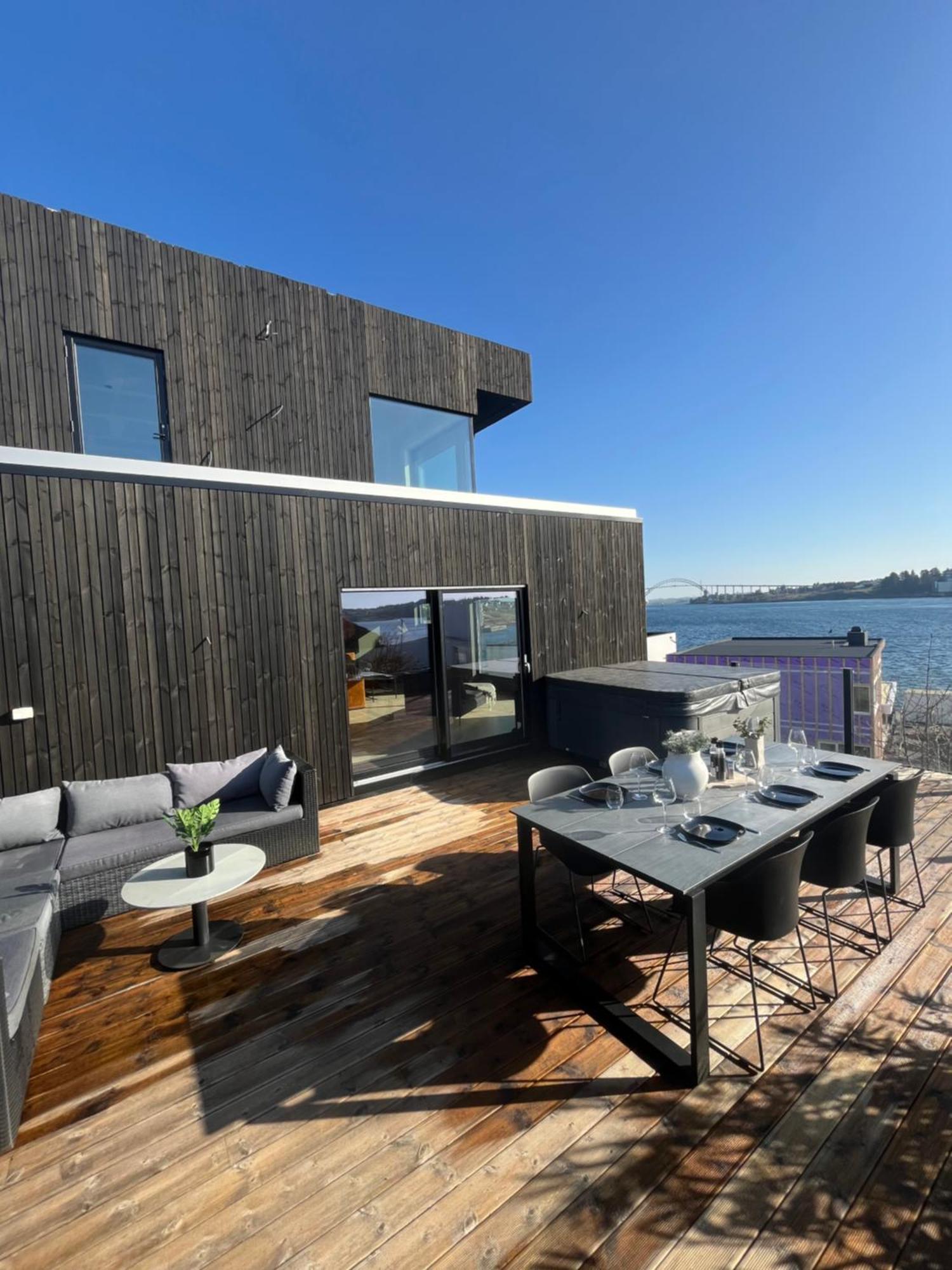 Seaside Villa With Outdoor Jacuzzi Haugesund Bagian luar foto