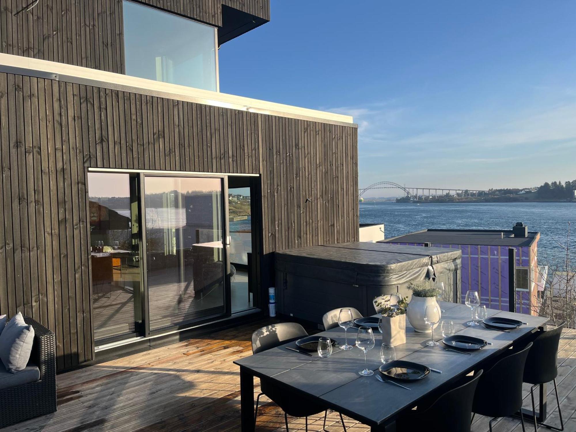 Seaside Villa With Outdoor Jacuzzi Haugesund Bagian luar foto